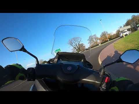 2022 Yamaha MWD 300 Tricity Walkaround & Test Ride