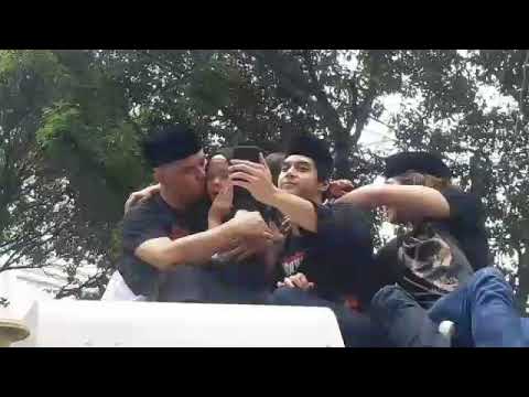 Safeea Menangis Histeris dalam Pelukan Ahmad Dhani