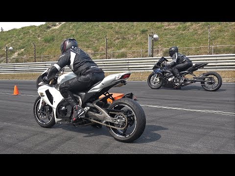 Suzuki GSX R 1000 vs BMW S1000 RR with EVIL Swingarm