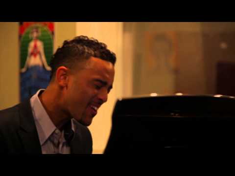 Andre Mieux | Piano with Vocals