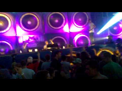 Fragma - Toca's Miracle (Bioweapon﻿ Remix)  @ Qontinent 2011 Insomnia Stage
