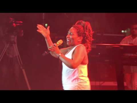 Stephanie Mills Performs "Never Knew Love Like This Before" At Jazz In The Gardens