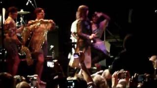 Santigold with Karen O. (Yeah Yeah Yeahs) - Go (Live at Music Hall of Williamsburg 1/17/2012)