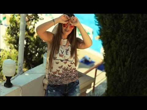 Pink Report kengetarja  ARIANA BUSHATI