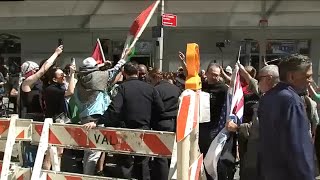 Protestors on both sides of Middle East war demonstrate in Lower Manhattan