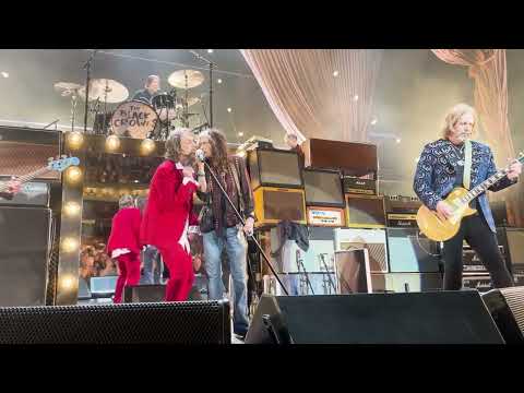 The Black Crowes & Steven Tyler - Mama Kin (Live From The Eventim Apollo | London, UK)