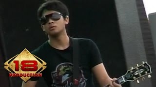 Download lagu Peterpan - Topeng (Live Konser Kotabumi 20 Maret 2008) mp3 Download lagu Peterpan - Topeng (Live Konser Kotabumi 20 Maret 2008) mp3