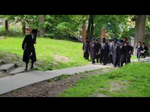 Toldos Tzvi Spinka Rebbe Opening The Gates To The Beis Hachaim In Lizensk - Iyar 5782