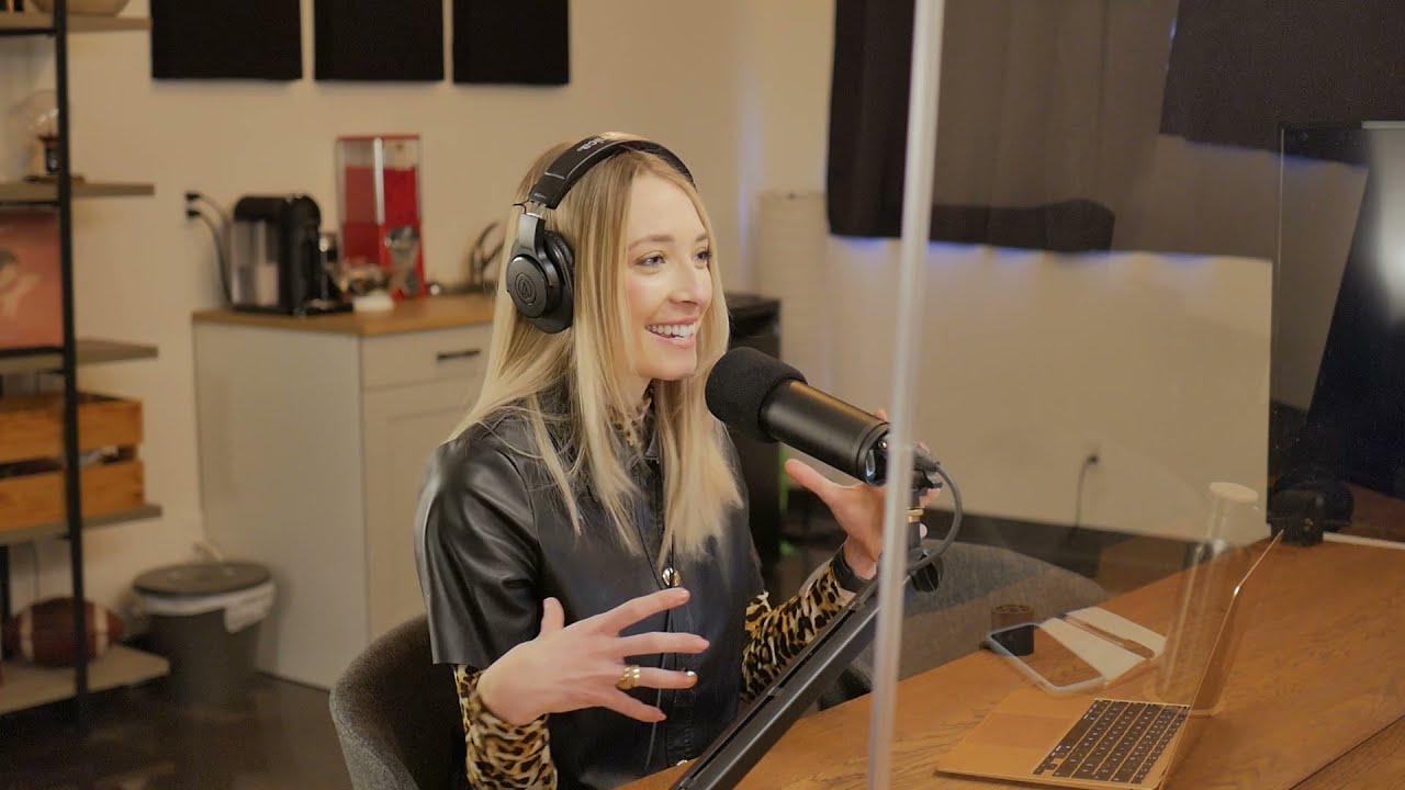 S2-E1: Christine Lesiège - Responsable Marketing à Lacoste Canada| Le Podcast Mode Affaires