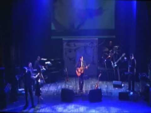 DIEGO MORENO canta INDIFFERENTEMENTE - LIVE IN NAPOLI - TEATRO TRIANON - TANGO SCUGNIZZO