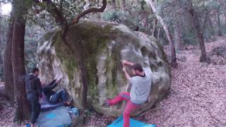 Video thumbnail of Trenca-ombros, 6a+. Savassona