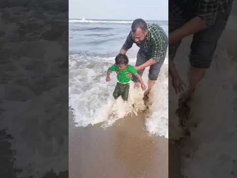 Thanni varudhu odra odra | First time beach visit | baby play at ⛱️ ☂️ 🏖 🌊 ⛱️ #shorts #trending