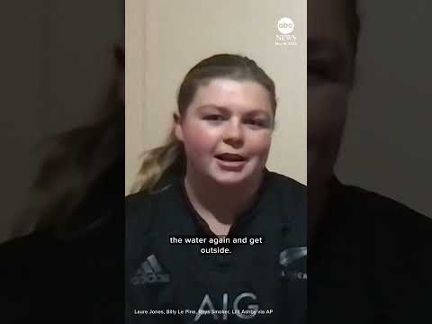 Friends find a live frog in a bag of grocery store lettuce