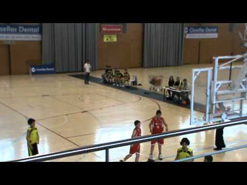 Entrada Jordi Gálvez contra el CB Castellar A.  Maig 2011