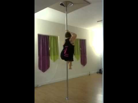 cindy répète pole dance