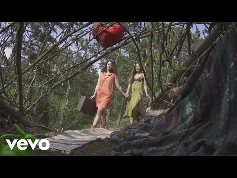 MC Pyhä Lehmä - Lennetää etelää ft. Rauhatäti, Heidi