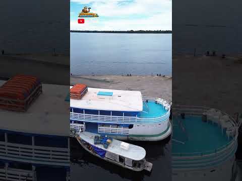 Imagens aéreas de drone sobre as margens do rio negro/ Novo Airão-Am.