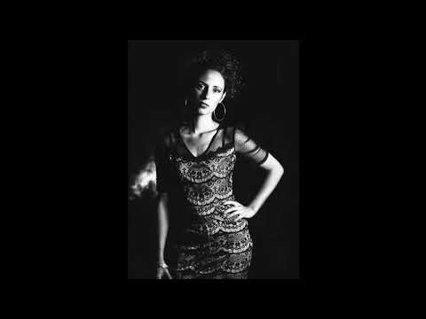 Jo Rotunno singer and vocal coach video.