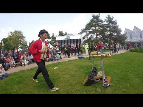 "The groove will make you move" PEUKER @ Internationales Kleinkunstfestival Usedom 2025