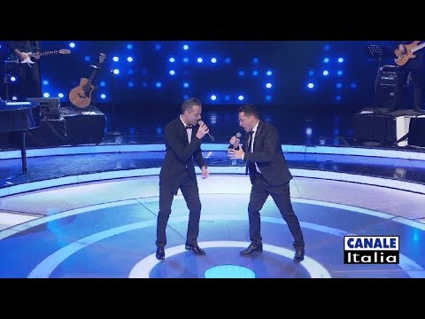 Matteo e Daniele Tarantino "Vivo per lei" | Cantando Ballando