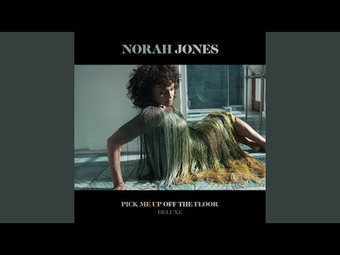 Videoclip de I Am Missing You (Live From Home 7/7/20) — Norah Jones