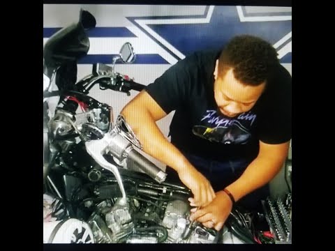 HOW I CHANGED THE SPARK PLUGS ON A YAMAHA ROADSTAR