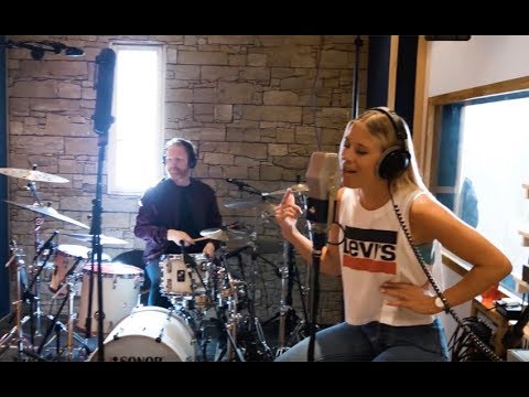 D'Sound  - It's Just Me [Live Magnify Remix] feat. Arnetta Johnson (Official Music Video)