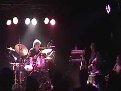 Azymuth - Vega 2002 online metal music video by AZYMUTH
