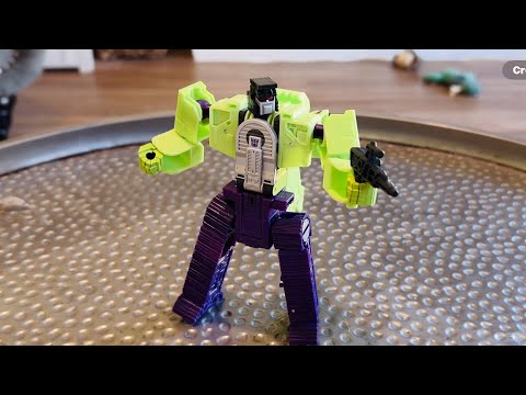 Transformers Studio Series '86  Deluxe Class SCAVANGER Video Review