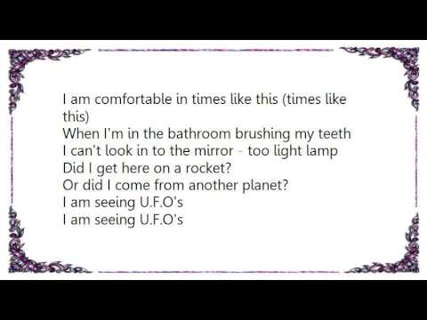 Dee Dee Ramone - I Am Seeing Ufos Lyrics