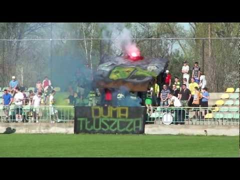 Oprawa meczu: Bóbr Tłuszcz - Mazur Radzymin 28.04.2012  [kartofliska.pl]