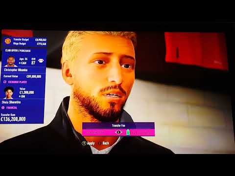 I SIGNED HIM FOR £100,000,000!!!😎 - FIFA 22 MAN UNITED CAREER MODE EP6