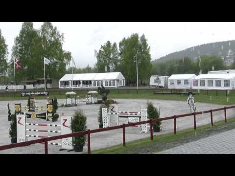 Nina Braaten, klasse 63 . 10-05-2012 .  (26).MP4