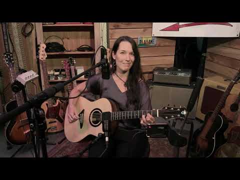 Micaela Kingslight performing