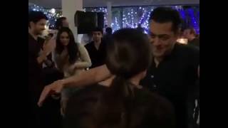 Sushmita Sen Dance With Salman Khan At His Birthday Party