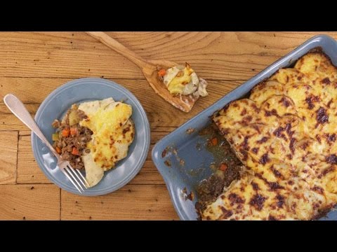 Cottage Pie Topped with Scalloped Potatoes