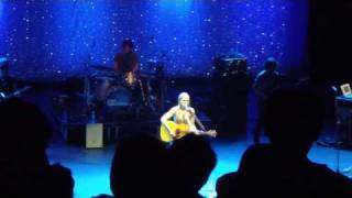 Amy MacDonald - Troubled Soul (Live), Olympia