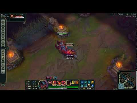 Buggy Aatrox auto attacking at max attack speed