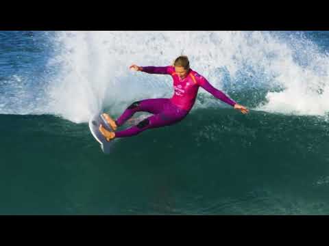 The World’s Best Fight to Clinch at J-Bay’s Famed Right-Hander
