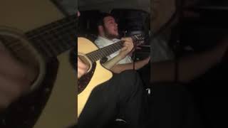 Yankela Friedman in the passenger's seat {הייב אויף דיינע הנעטעל}