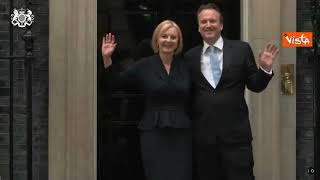 Liz Truss è il nuovo Primo Ministro della Gran Bretagna, l'ingresso a Downing Street