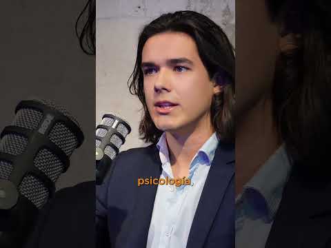 How an intelligent person develops in front of other people