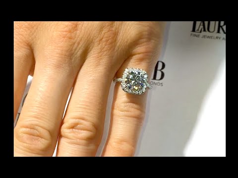 2.50 carat Round Cut Diamond Engagement Ring