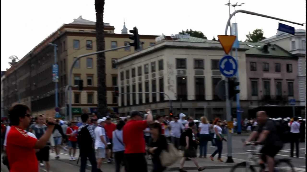 Polish Hooligans vs Russians Warszawa 12 czerwca Euro 2012