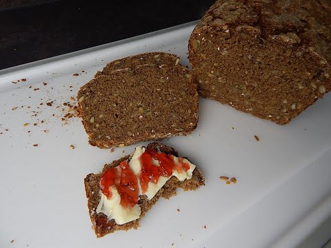 Schwarzbrot, ganz einfach und vor allem schnell gebacken.