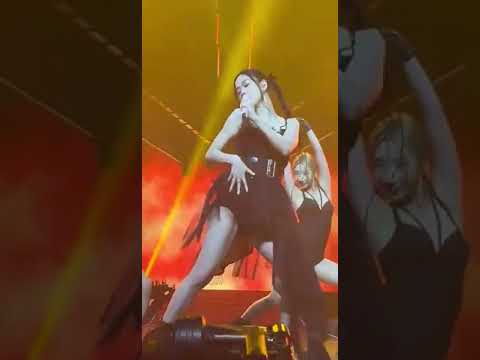 JISOO IN PARIS 111222 BORN PINK #JISOO