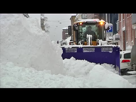 Besvärligt väder i stora delar av landet - Nyheterna (TV4)