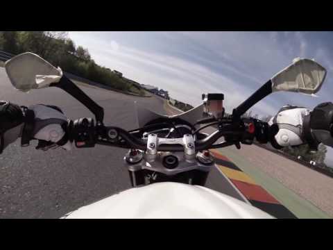 Sachsenring - Triumph Street Triple R - PZ-Motorsport 12.05.2016 Turn 1