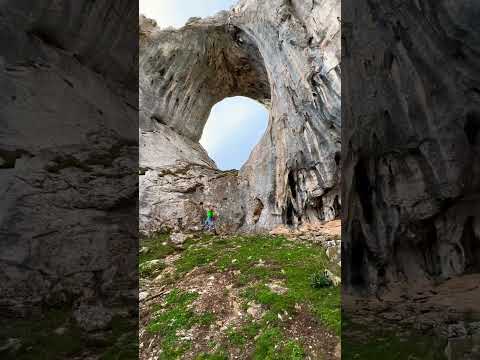 Discover the best hikes and paths to Ojo de Buey in Laviana, Mieres 🧝‍♂️ #hiking #mountains #shorts