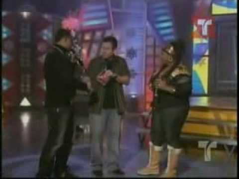 La Sista ft Jadiel - Se Desvive Por Ella (Live)+++Entrevi.flv